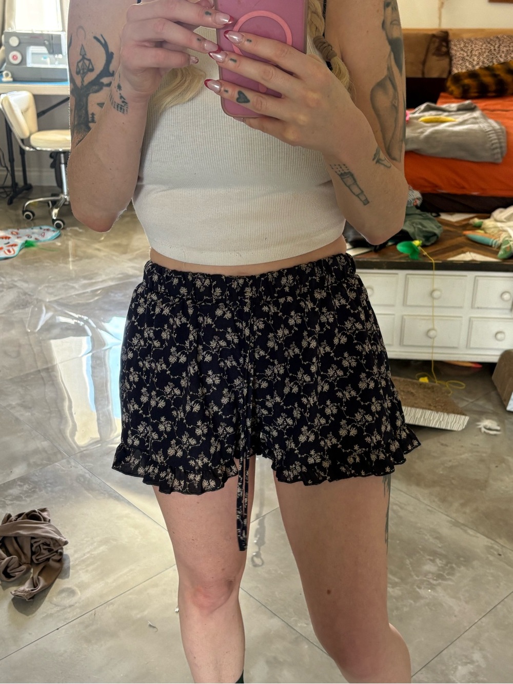 Floral Ruffle Drawstring Women’s Shorts - Picture 6 of 6
